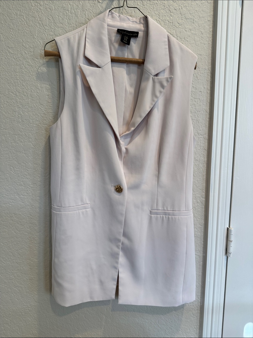 House of Harlow 1960 Sleeveless Blazer Vest in Creme